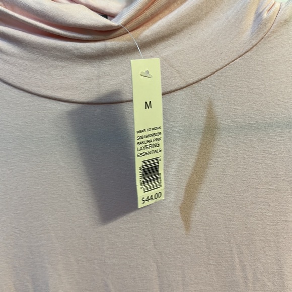 Pink turtleneck - Picture 3 of 4